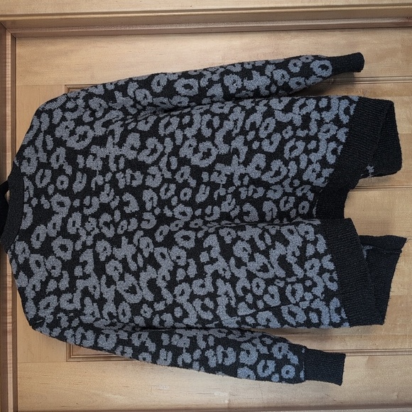 August silk cheetah print heavyweight sweater - Picture 6 of 7